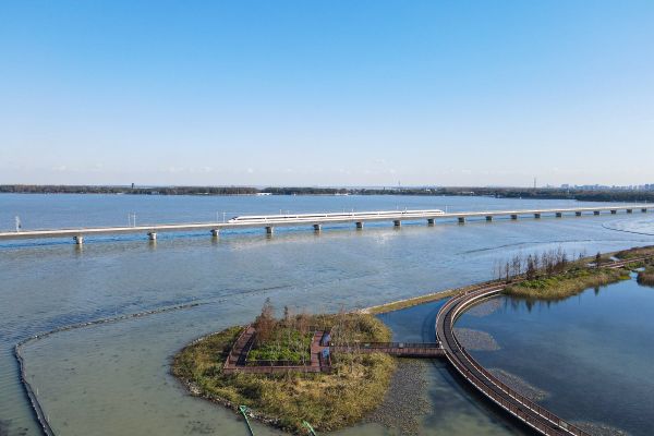 滬蘇湖高鐵開(kāi)始試運(yùn)行 (2)